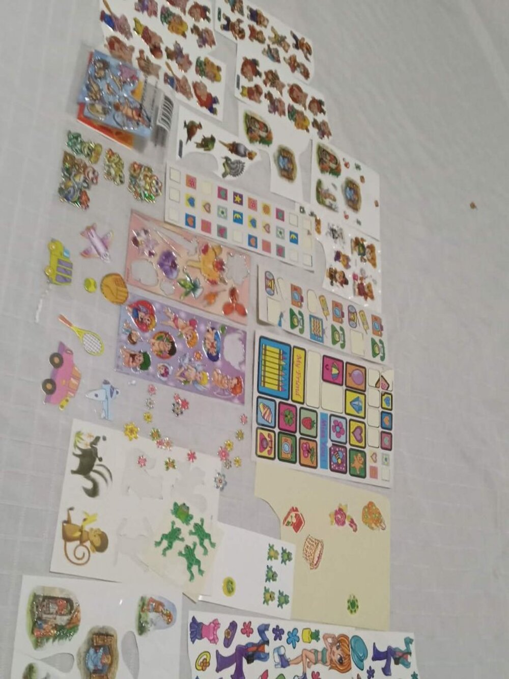 Lot No12 Vintage stickers in various sizes with diffrents designs